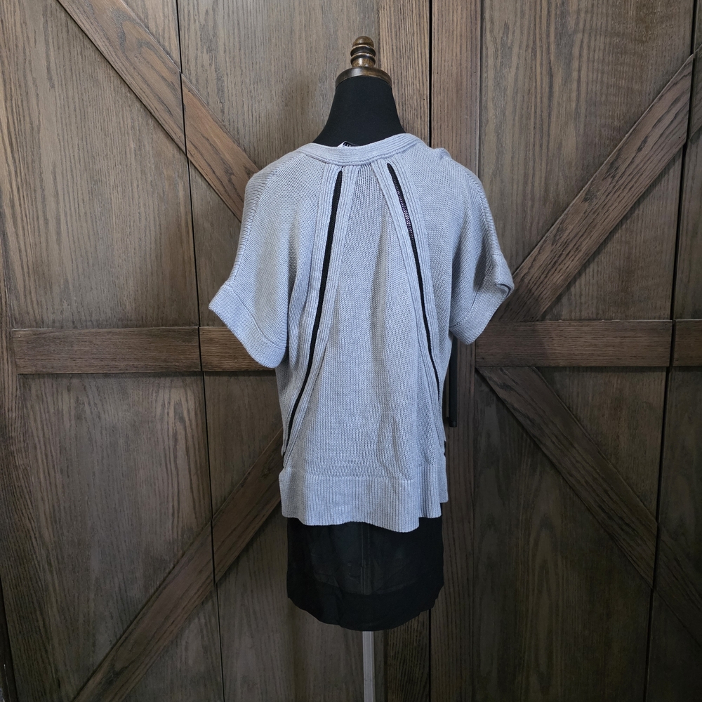 Robert Rodriguez Gray Deep V-Neck Knit Sweater - Picture 5 of 5